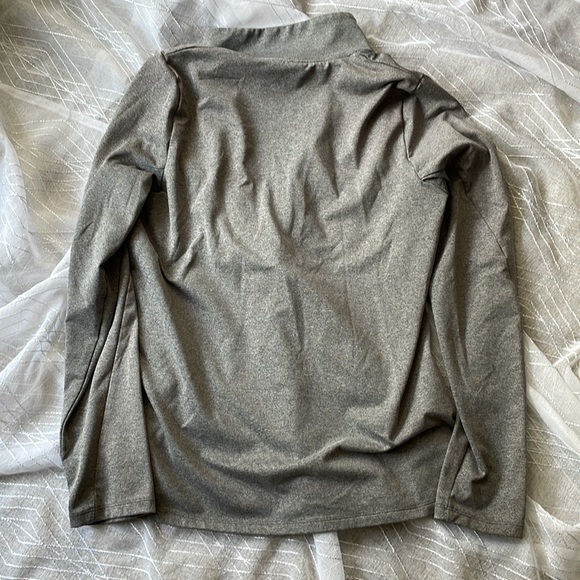 Under Armour cold gear gray long sleeve - Picture 5 of 5